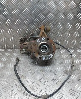 Citroen Xsara Picasso Front wheel hub