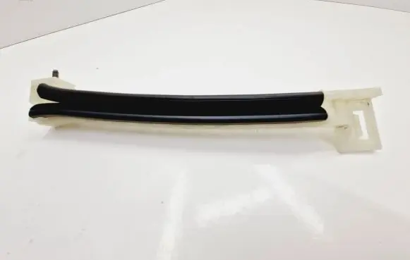 Peugeot 2008 II Rear door windshield rail 9830723380
