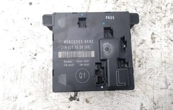 Mercedes-Benz CLS C219 Door control unit/module 2198203326