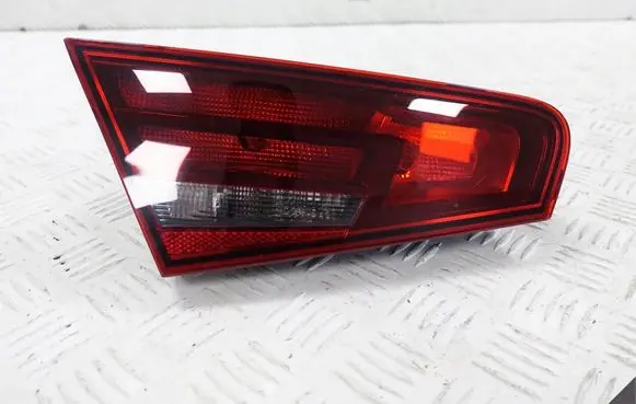 Audi A3 S3 8V Tailgate rear/tail lights 8V3945093