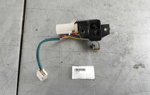 Maserati Quattroporte Tailgate exterior lock 67826200
