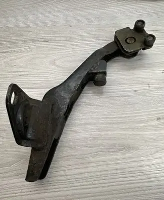 Mitsubishi Space Gear Sliding door lower roller guide/hinge 