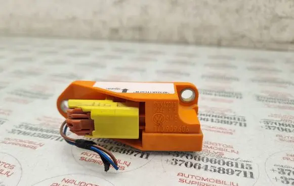 Volkswagen Touran I Airbag deployment crash/impact sensor 1T0909606