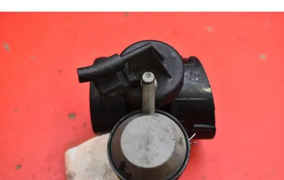 Seat Ibiza II (6k) Throttle body valve 028128063E