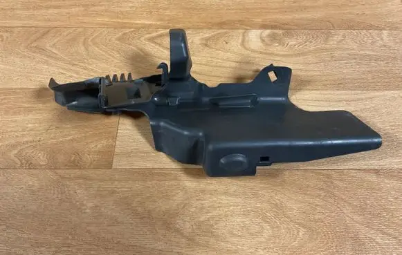 Audi A4 S4 B7 8E 8H Other engine bay part 8E1837349