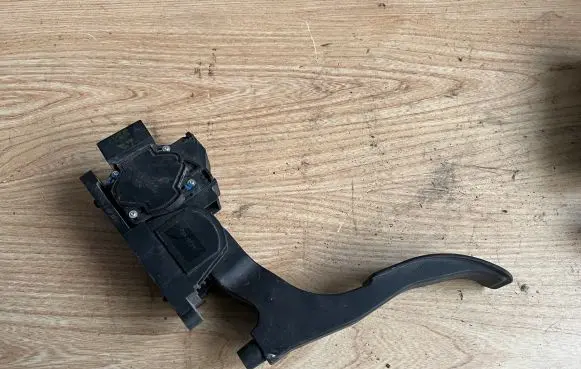 Skoda Fabia Mk1 (6Y) Accelerator throttle pedal 6Q1721503A 0280752215