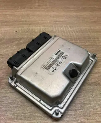Volkswagen PASSAT B5.5 Engine control unit/module ECU 038906019ER 0281010704