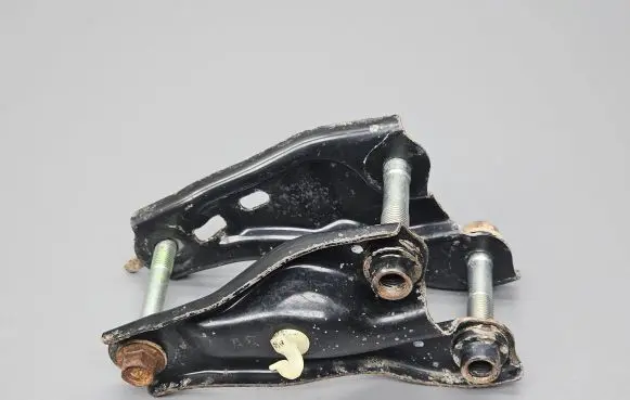 Honda CR-V Rear differential/diff mount bracket 