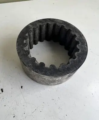 Volkswagen Touareg I A/C flexible coupling/sleeve 070903327D