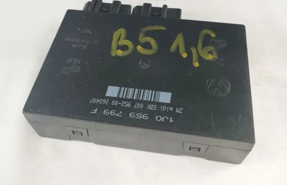 Volkswagen PASSAT B5 Comfort/convenience module 1J0959799F
