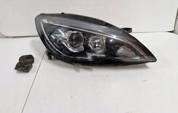 Peugeot 308 Headlight/headlamp 9816990780