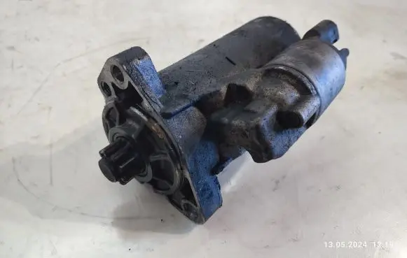 Audi Q7 4L Starter motor 1005831451