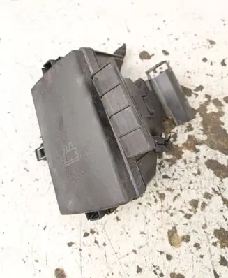 Volkswagen Golf VII Fuse module