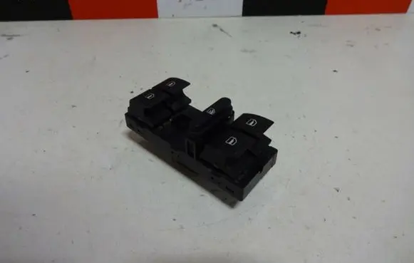 Seat Altea XL Front door electric window regulator 1K4959857A