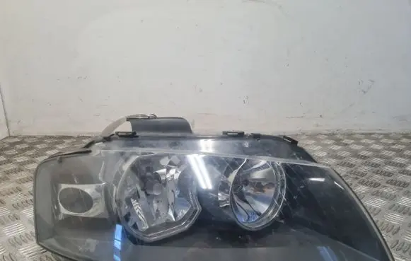 Audi A3 S3 8P Headlight/headlamp 8P0941004L