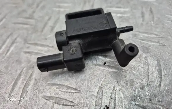 Vacuum valve
