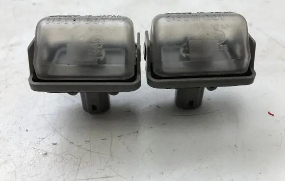 Mazda CX-7 Number plate light 13061971