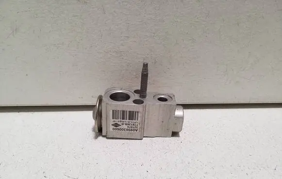 Mercedes-Benz EQC Air conditioning (A/C) expansion valve A0998300600
