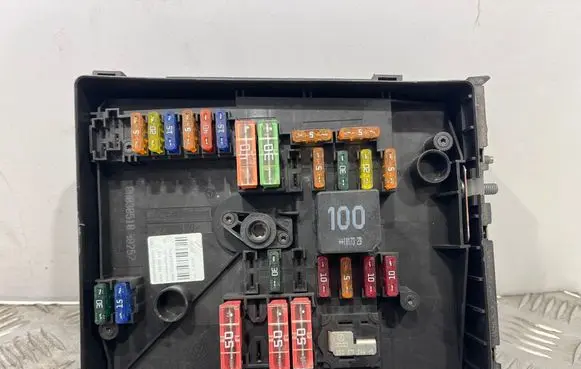 Skoda Superb B6 (3T) Fuse module 017033908 1K0937629A