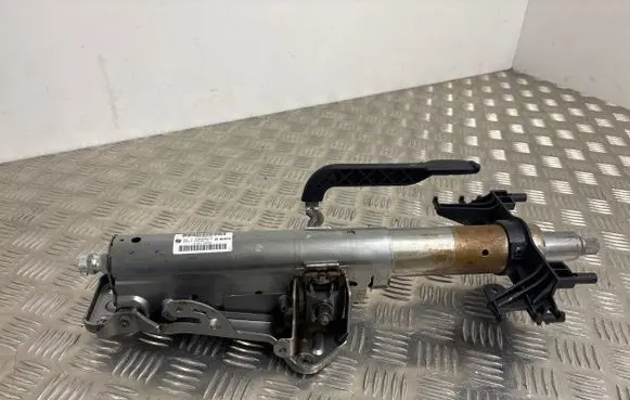 BMW 2 F46 Steering wheel axle 7046955440