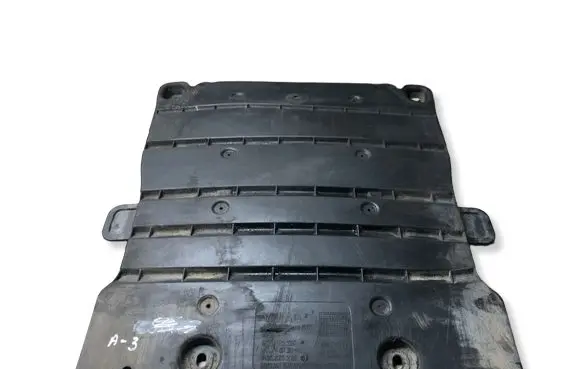 Audi A3 S3 8V Engine splash shield/under tray 5Q0825229