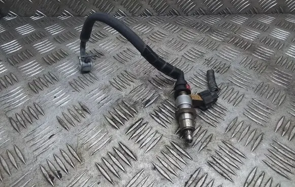 Toyota Avensis T250 Fuel injector 2371026011