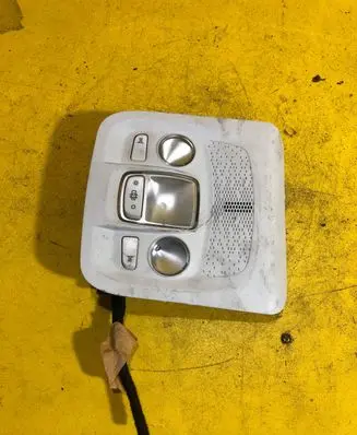Peugeot 208 Front seat light 9673810977