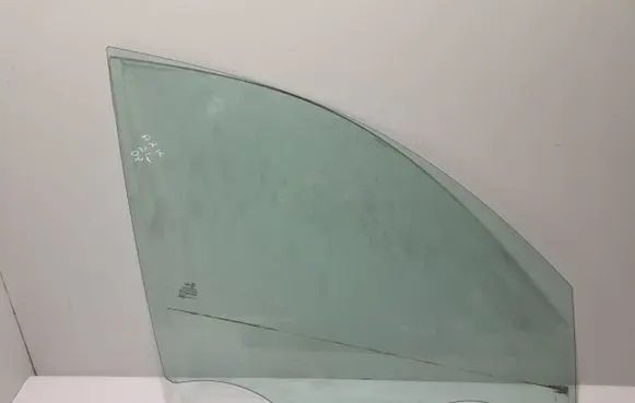 Renault Arkana Front door window glass four-door 803008810R