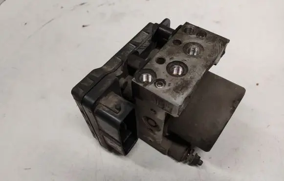 Mazda 6 ABS Pump 2067044