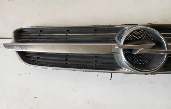 Opel Vectra C Front grill 13106812