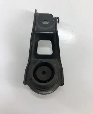 Toyota RAV 4 (XA40) Radiator mount bracket 1652328030