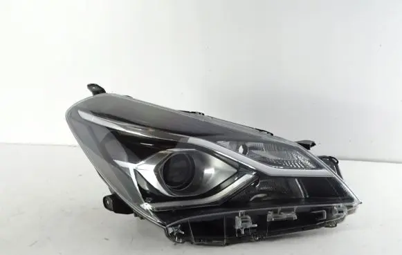 Toyota Yaris Headlight/headlamp