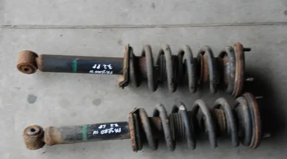 Mitsubishi Pajero Front shock absorber with coil spring 170KM