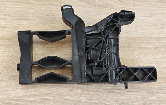 Audi A7 S7 4G Headlight/headlamp mounting bracket 4G8805607A
