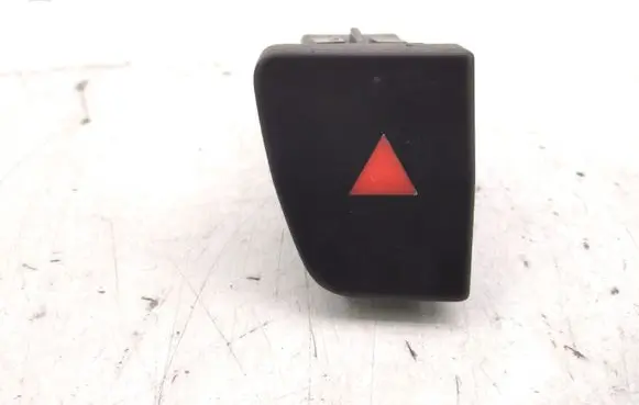 Peugeot 5008 Hazard light switch