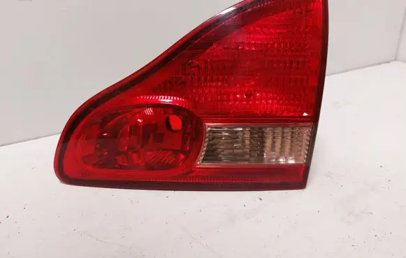 Toyota Avensis Verso Rear/tail lights 4441 7654