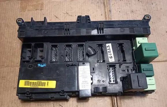 BMW X5 E53 Fuse module 8380409
