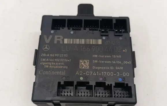 Mercedes-Benz CLA C117 X117 W117 Door control unit/module A1669004402