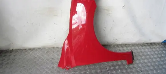 Nissan Pulsar Fender