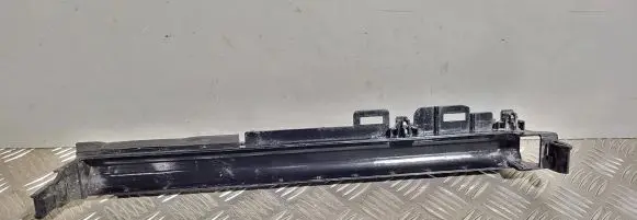 Mercedes-Benz C W204 Radiator mount bracket 0477902913