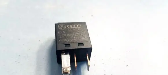 Skoda Octavia Mk2 (1Z) Other relay 8z0951253