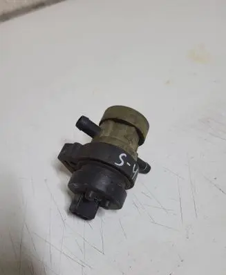 Mercedes-Benz C W202 Vacuum valve 0004701493