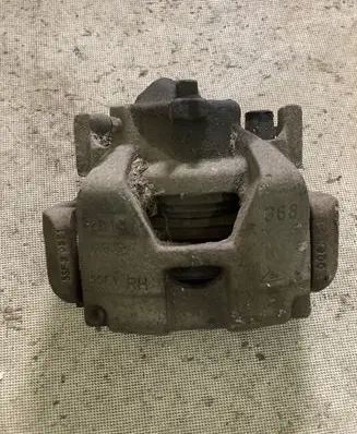Renault Latitude (L70) Front brake caliper