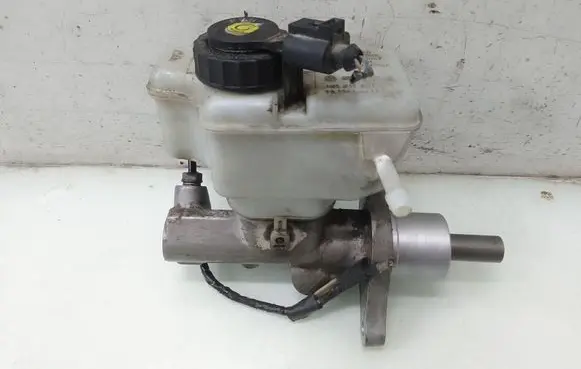 Volkswagen Caddy Master brake cylinder 1K1611301
