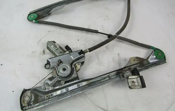 Ford Focus Front door window regulator with motor 