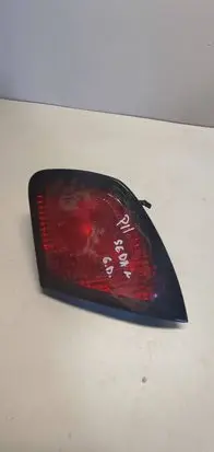Nissan Primera Tailgate rear/tail lights 89020140