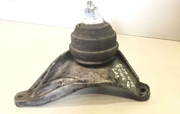 BMW 5 E39 Engine mounting bracket 1096080