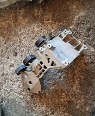 Generator/alternator bracket
