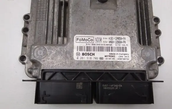 Ford Fiesta Engine control unit/module 0261S18702 HA6A12B684PA