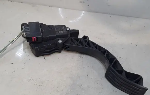 Mazda 3 I Accelerator throttle pedal 4M519F836AH 6PV00864101